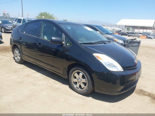 Salvage Toyota Prius Image