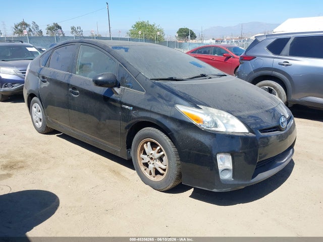 Salvage Toyota Prius Image