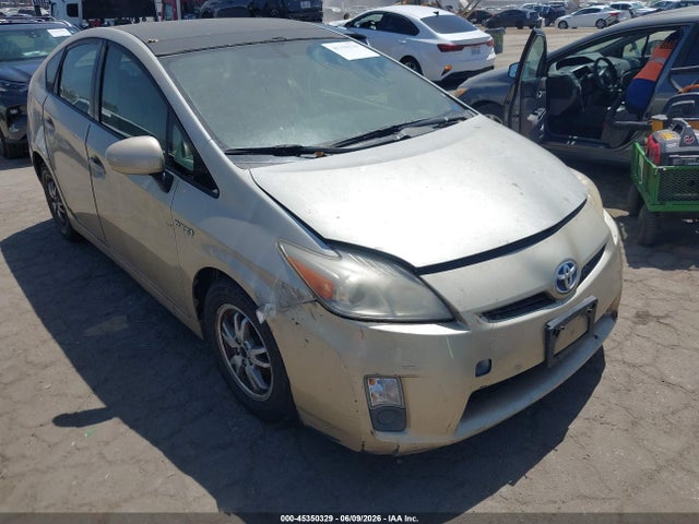 Salvage Toyota Prius Image