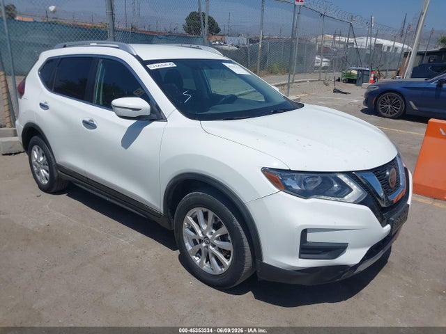 Salvage Nissan Rogue Image