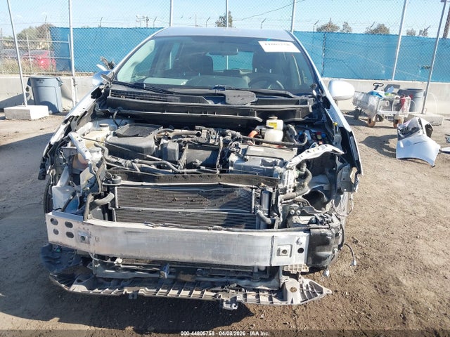 Toyota Prius v Two