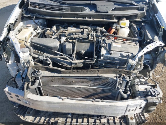 Toyota Prius v Two