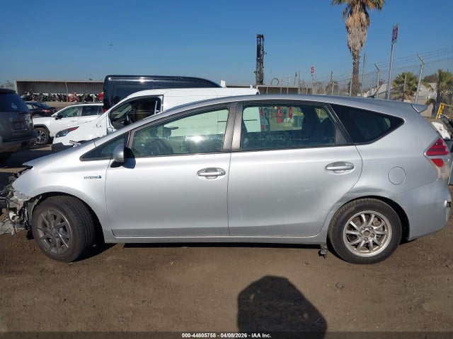 Toyota Prius v Two