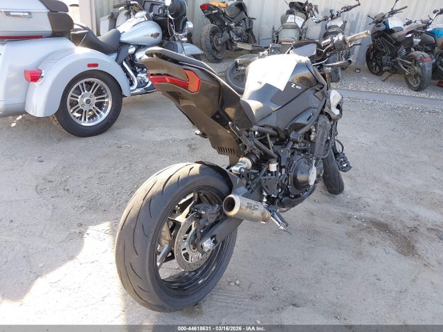Kawasaki Zr900 S