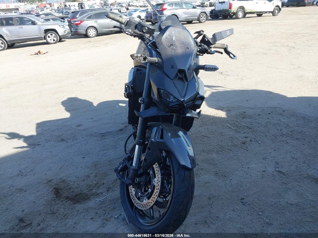 Kawasaki Zr900 S