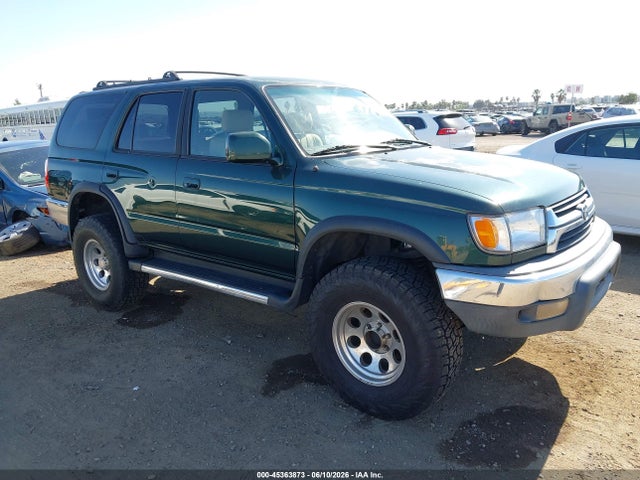 Salvage Toyota 4Runner Image