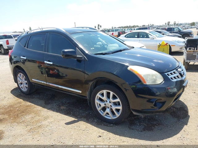 Salvage Nissan Rogue Image