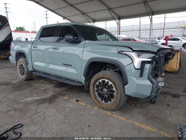 Salvage Toyota Tundra Image