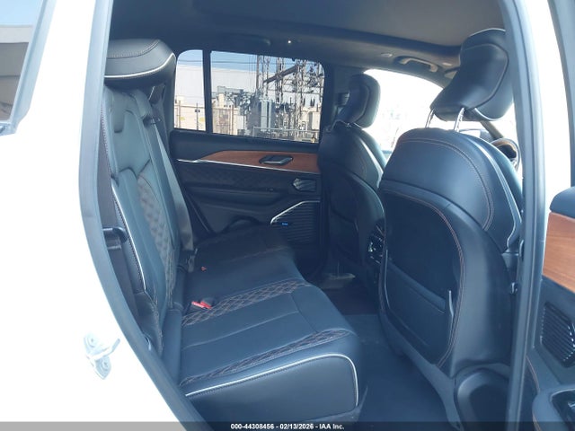 Jeep Grand Cherokee Summit Reserve 4x4