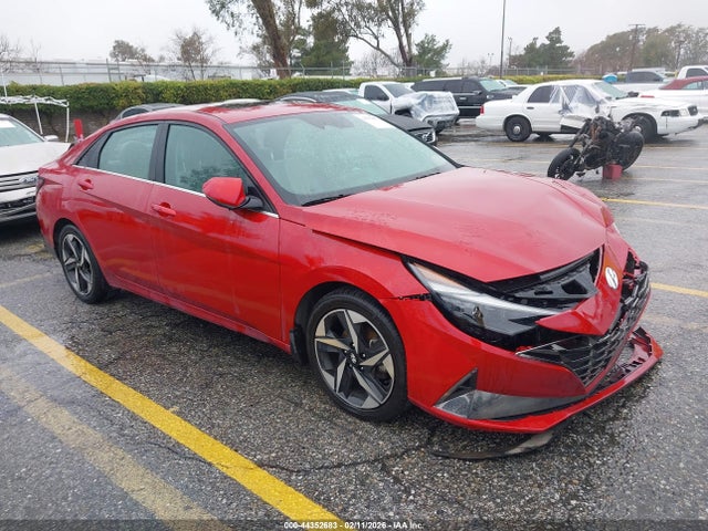 Salvage Hyundai ELANTRA Image