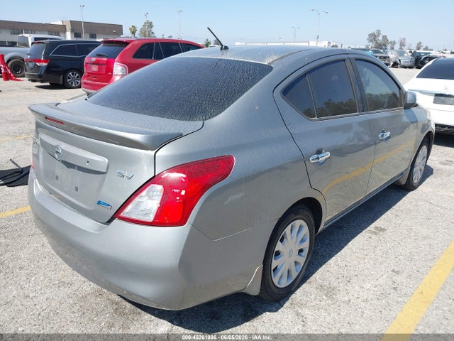 Nissan Versa