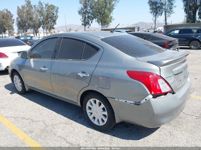 Nissan Versa