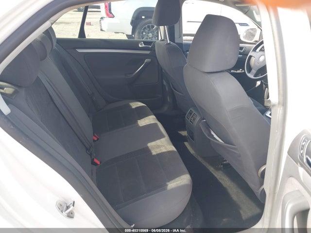 Volkswagen Jetta S