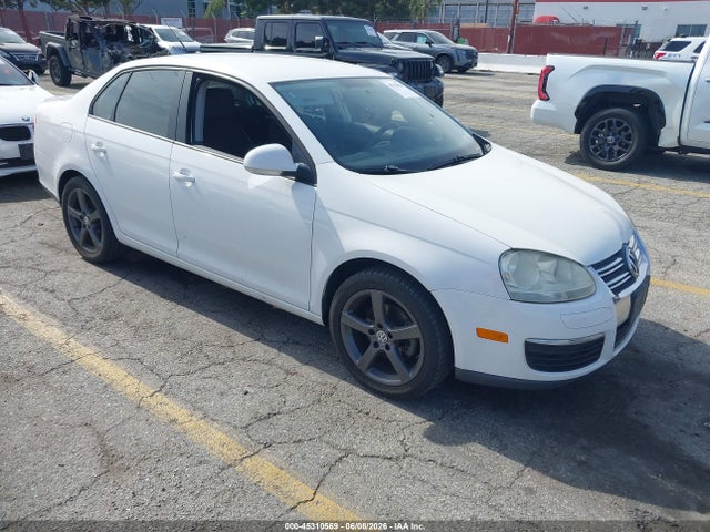 Salvage Volkswagen Jetta Image
