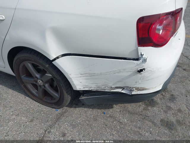 Volkswagen Jetta S