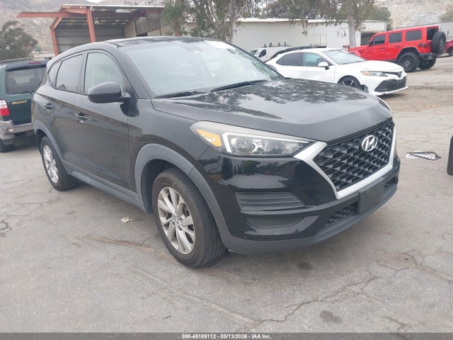 Salvage Hyundai TUCSON Image