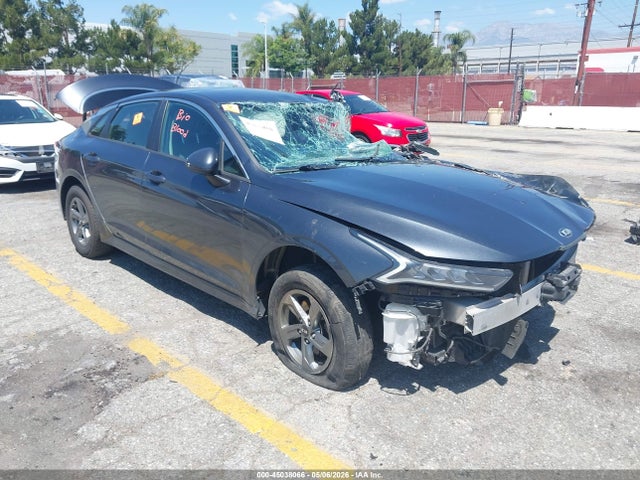 Salvage Kia K5 Image