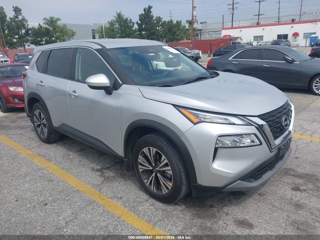 Salvage Nissan Rogue Image