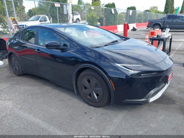 Salvage Toyota Prius Image