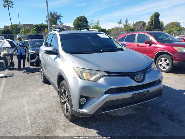 Salvage Toyota RAV4 Image