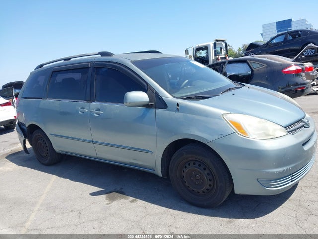 Toyota Sienna Ce