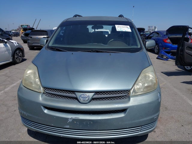 Toyota Sienna Ce