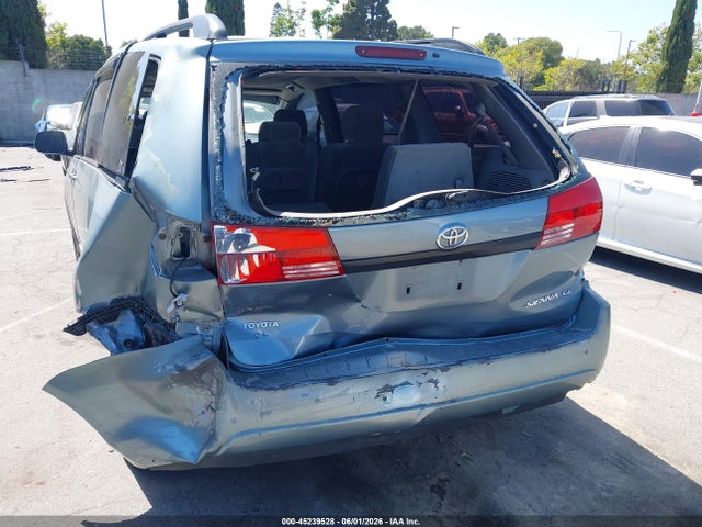 Toyota Sienna Ce