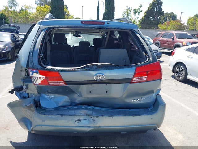 Toyota Sienna Ce