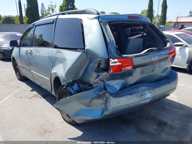 Toyota Sienna Ce