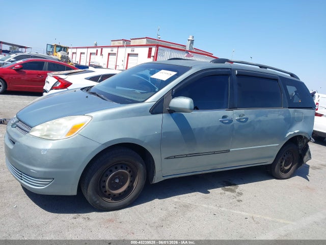 Toyota Sienna Ce