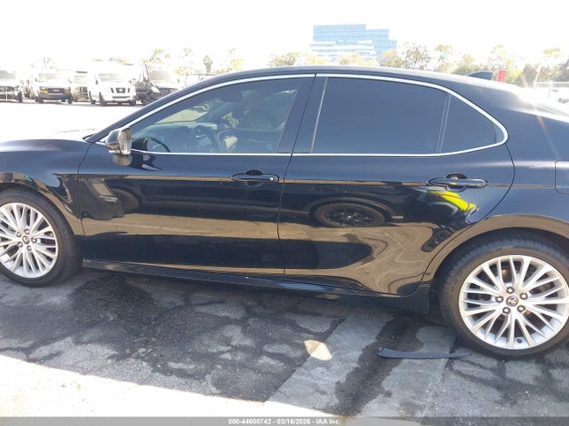 Toyota Camry Xle V6