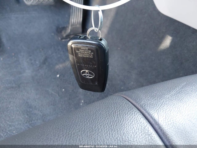 Toyota Camry Xle V6