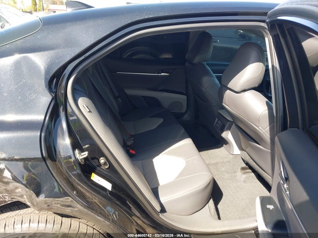 Toyota Camry Xle V6