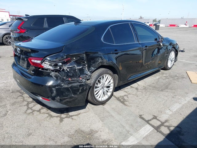 Toyota Camry Xle V6