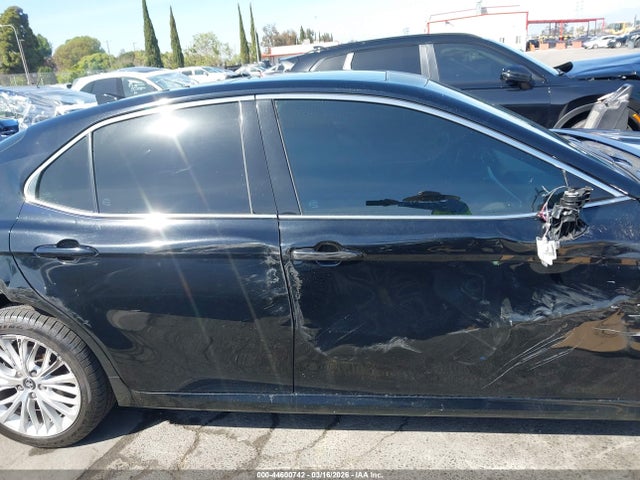 Toyota Camry Xle V6