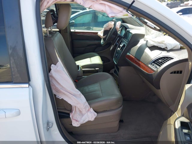 Chrysler Town & Country Touring