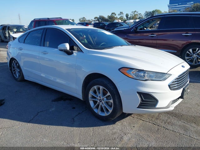 Salvage Ford Fusion Image