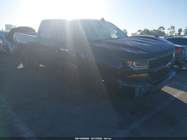 Salvage Chevrolet Silverado 1500 Image