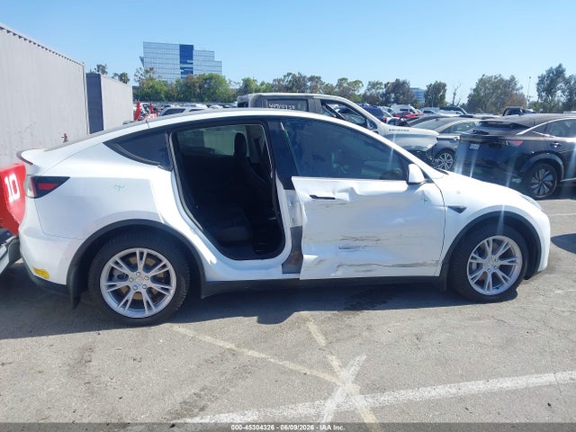 Tesla Model Y Long Range Dual Motor All-wheel Drive