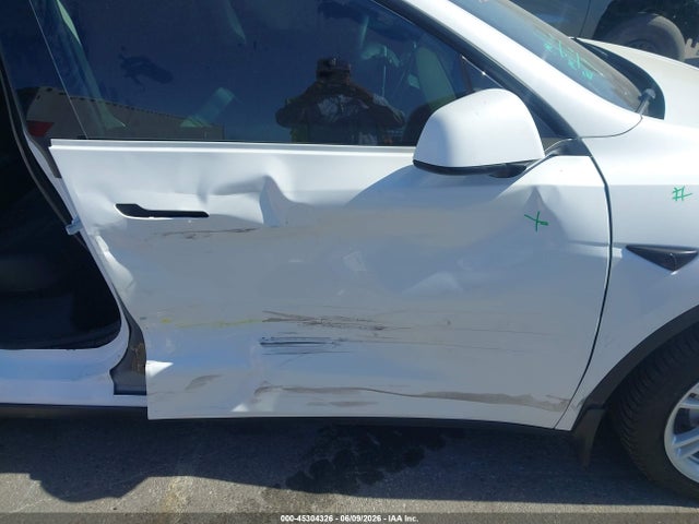 Tesla Model Y Long Range Dual Motor All-wheel Drive