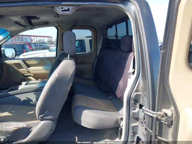 Nissan Titan Se