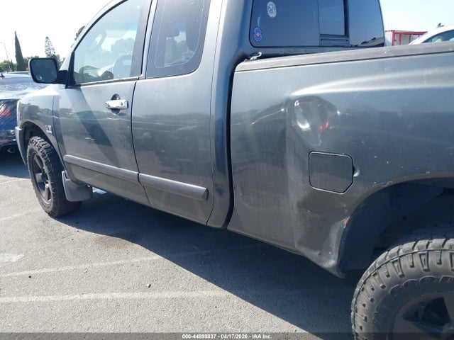 Nissan Titan Se