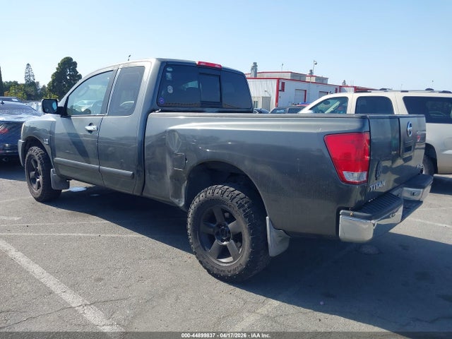 Nissan Titan Se