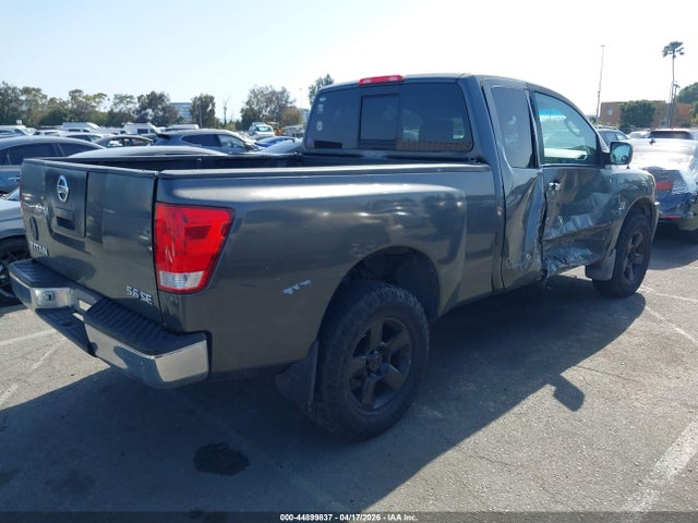 Nissan Titan Se