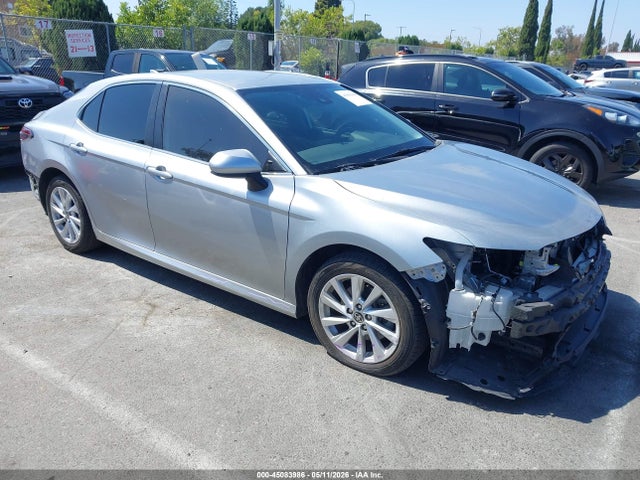 Salvage Toyota Camry Image