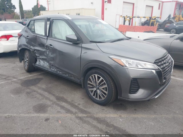 Salvage Nissan Kicks Image