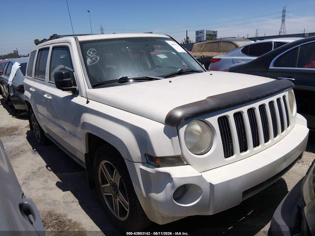 Salvage Jeep Patriot Image
