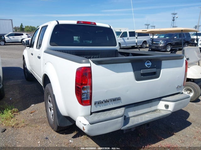 Salvage Nissan Frontier Image