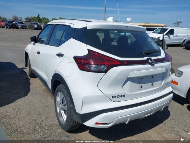 Salvage Nissan Kicks Image