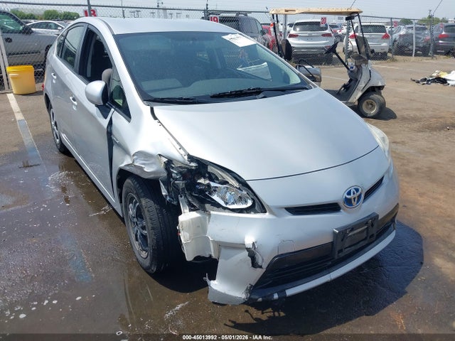 Salvage Toyota Prius Image
